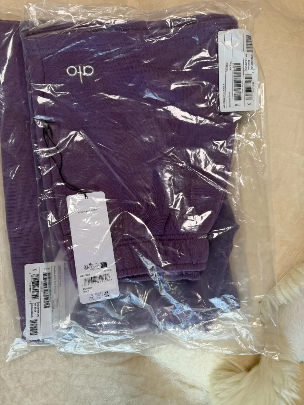 Alo Yoga Set Accolade Crew Neck Pullover And Short Limited Plum Kiss